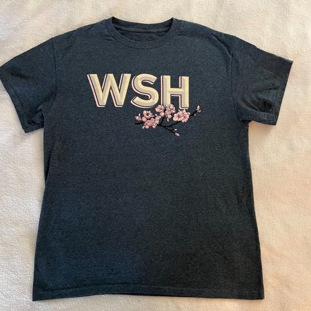 Women's MLB Washington Nationals Cherry Blossom Short Sleeved Shirt, Size M